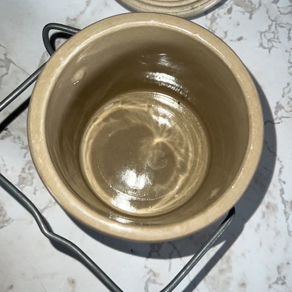 Vintage 70’s Win Schuler Restaurants cheese crock with lid - Picture 3 of 16